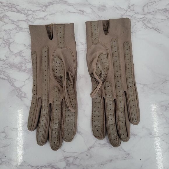 Isotoner by Aris Vintage Taupe Classic Driving gloves - Picture 2 of 9